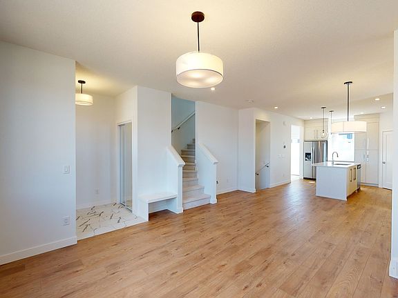 5th image of 128 Chelsea Gln