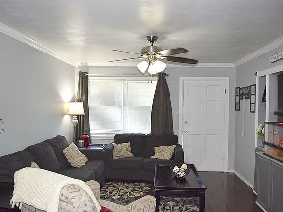 4th image of 305 W Houston St