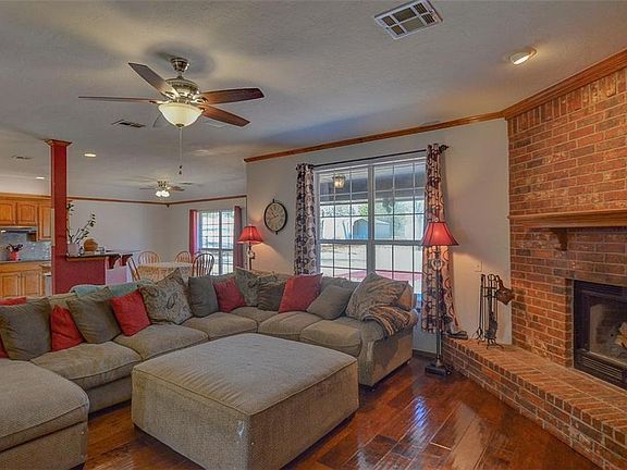 3rd image of 13401 Hedy Ave