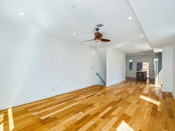 5th image of 1326 N Mascher St #J