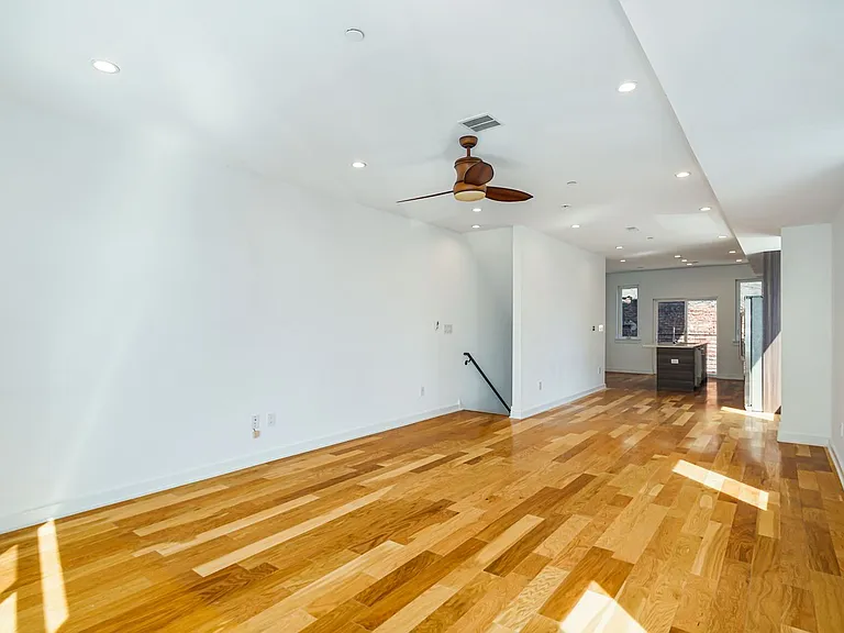 1326 N Mascher St #N — Photo 6