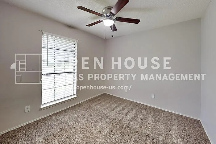712 Bluebonnet Dr — Photo 12