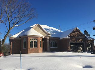 1018 Grandview Dr, Rochester Hills, MI 48306