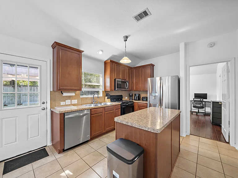 11411 Edmond Thorpe Ln — Photo 13