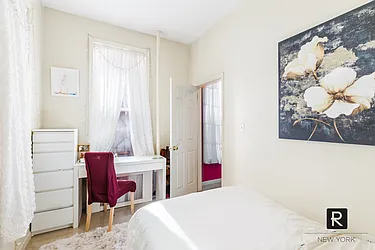 Rented by R New York