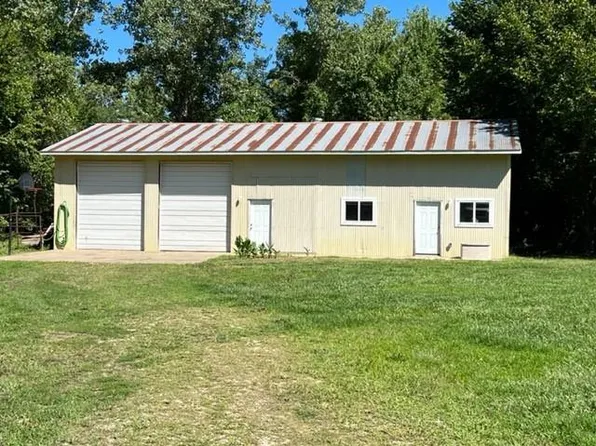 19494 Newton Ave, Stilwell, KS 66085