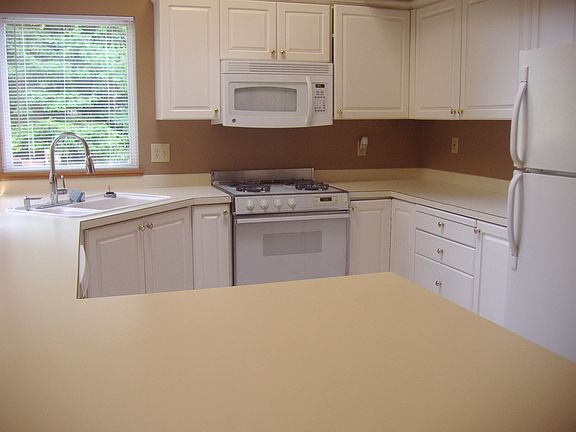4th image of 12671 Plateau Cir NW