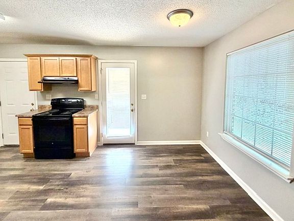 4th image of 1039 Crayton Ridge Dr