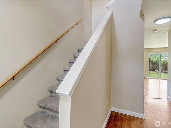 3rd image of 11019 185th Avenue E