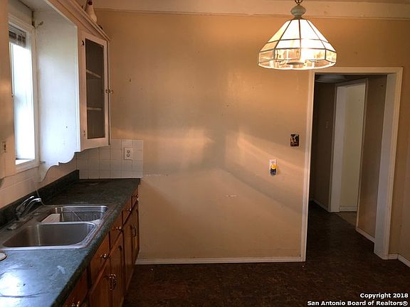 2nd image of 5031 Pettus