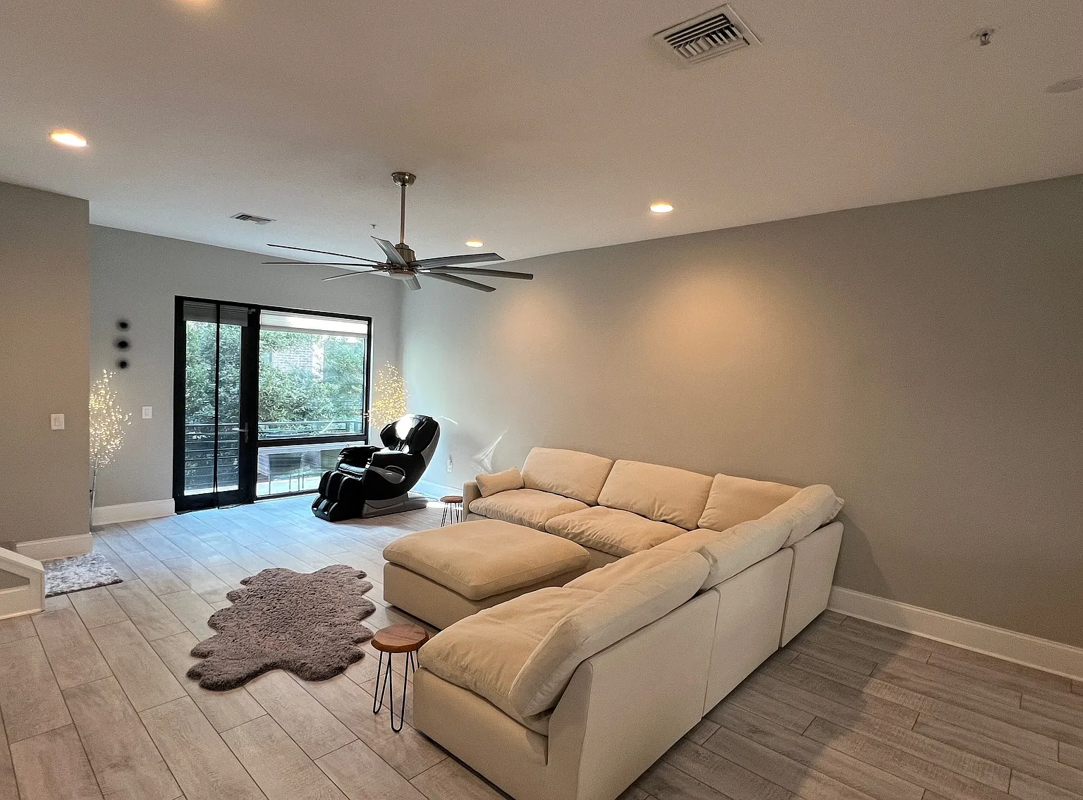 3 bed, 3.5 bath, 2038 sqft, $4,200 — Photo 4