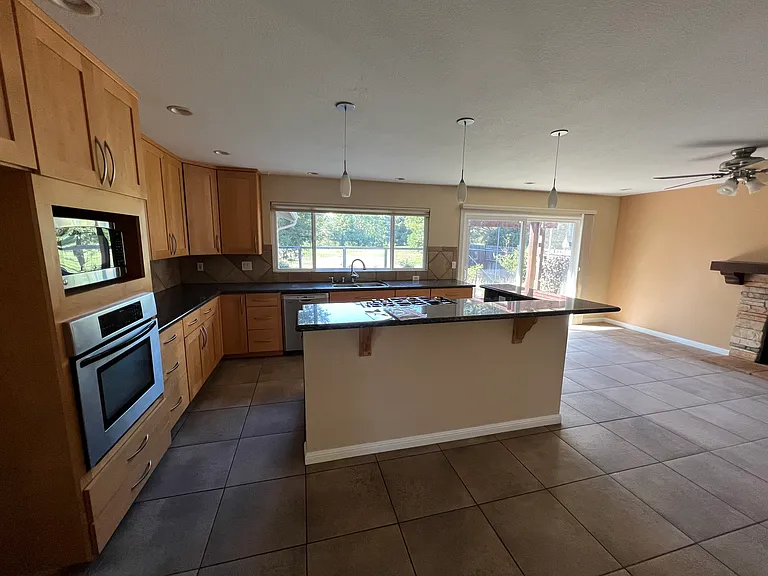 4565 Fairway Dr — Photo 6