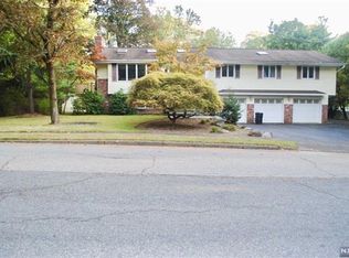 224 Homestead Pl, Park Ridge, NJ 07656