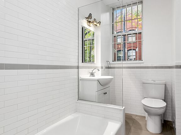 5th image of 391 West St #2