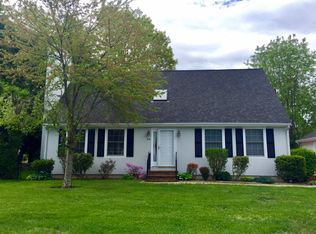 84 Beachmount Ave, Bristol, RI 02809