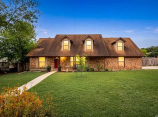 14307 Oak Shadows Dr, San Antonio, TX 78232