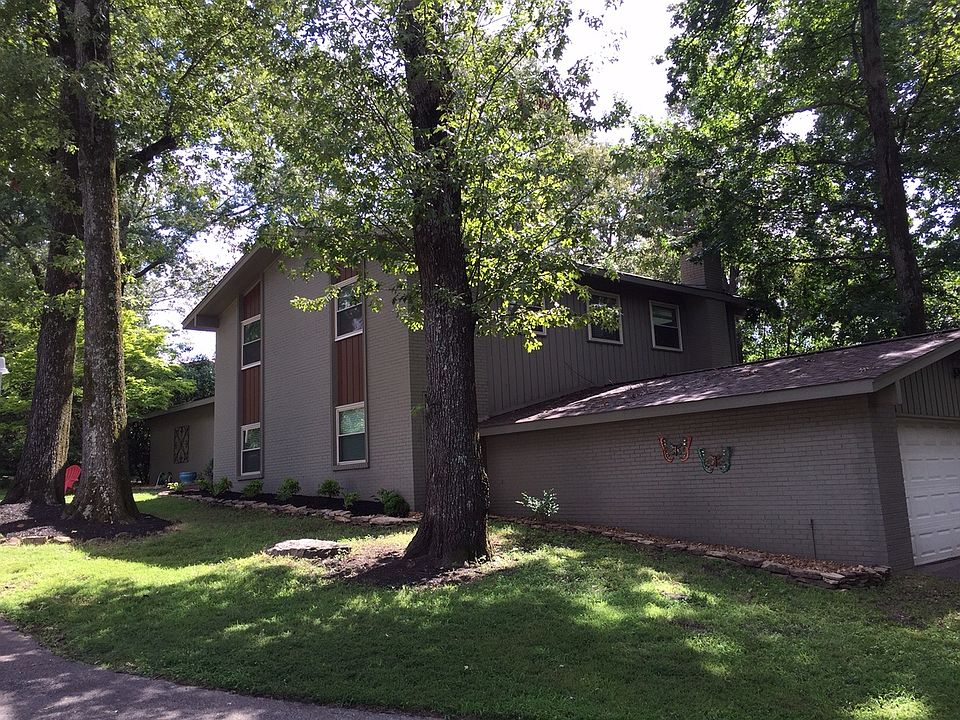 River Oaks- Heart of East Me