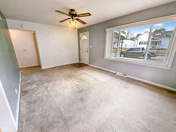 3rd image of 905 W Jefferson St