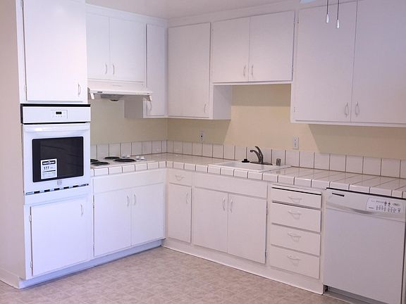 5th image of 483 Bevans Dr