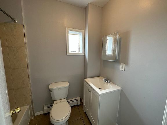 3rd image of 95 16th Ave #39E