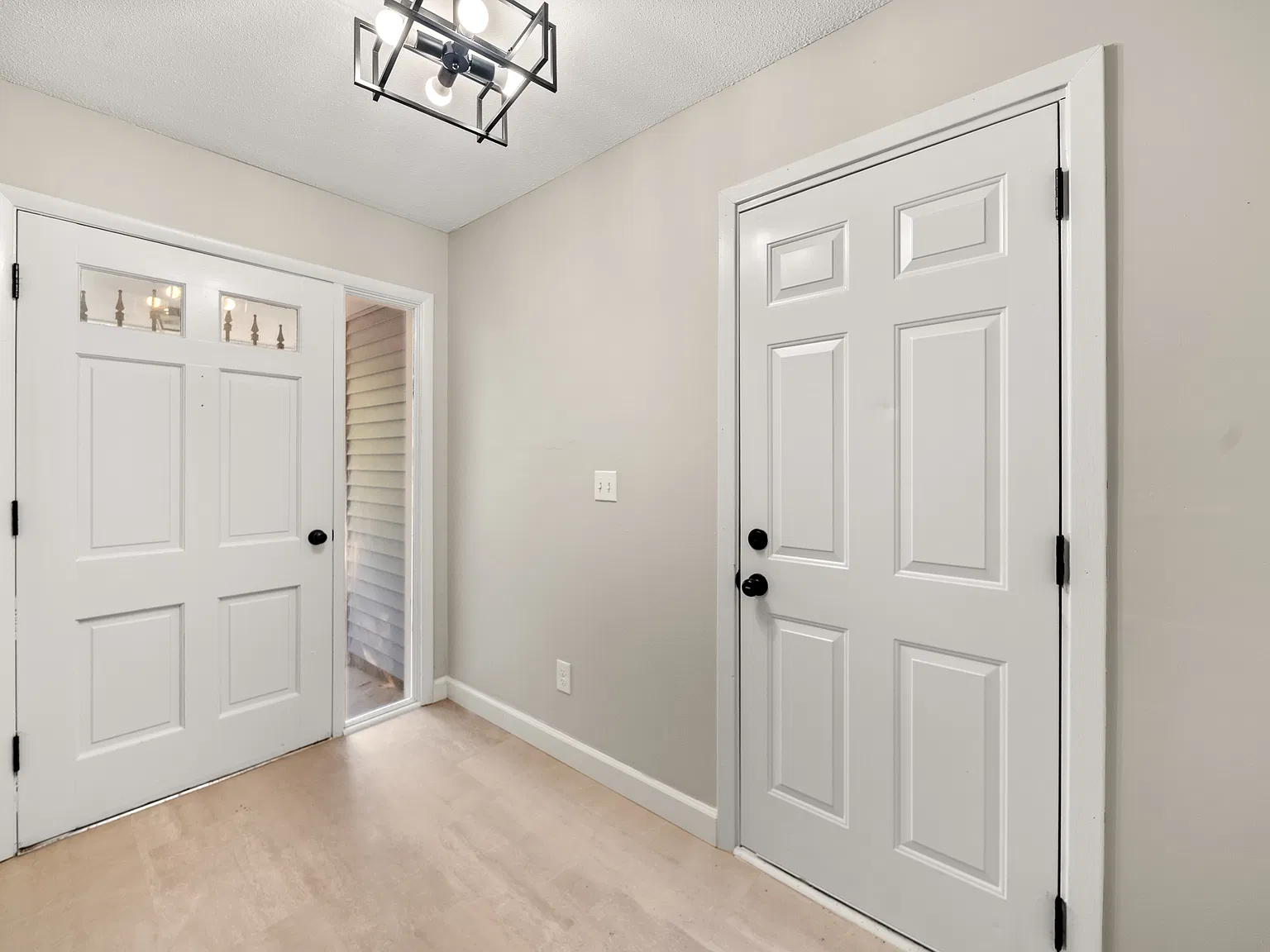 4 bed, 1500 sqft, $2,595 — Photo 4