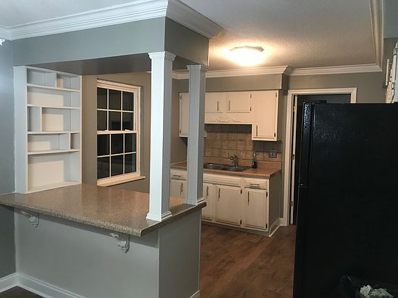 3rd image of 7216 Springvale Ln