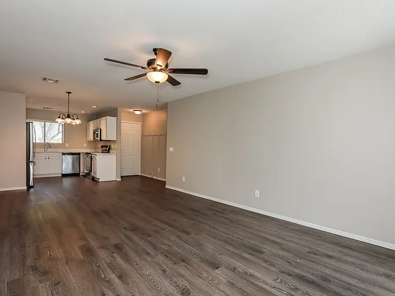1101 E Desert Rose Trl — Photo 5