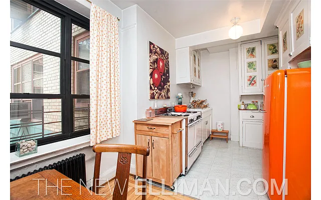 Sold by Douglas Elliman | media 18