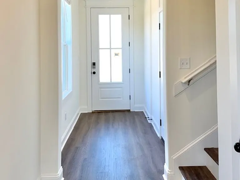 4877 Chatelet Dr — Photo 2