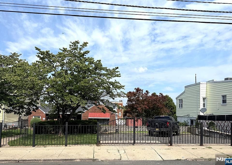 1st image of 193 Macarthur Avenue