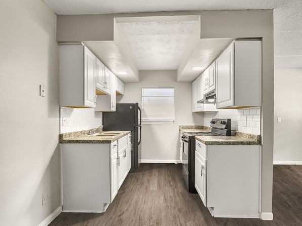 1600 Lansdowne Dr #1-111