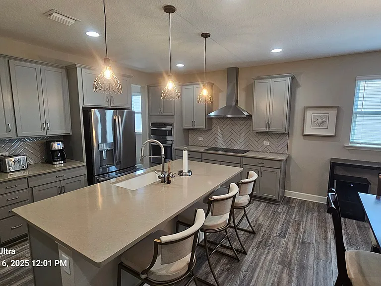 21 Los Lagos Blvd — Photo 9