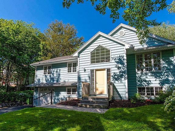 3rd image of 83 Bristol Ave