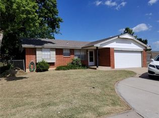 1065 NW 6th Pl, Moore, OK 73160