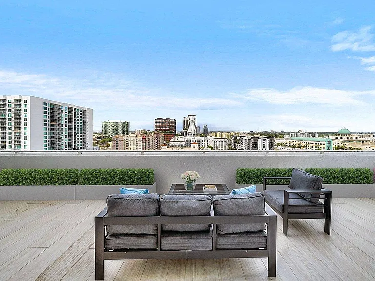 255 Evernia St #1115 — Photo 23