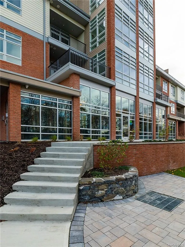 2 bed, 2.0 bath, 1245 sqft, $4,200 — Photo 3