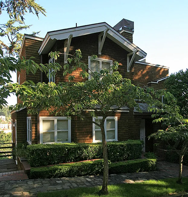 10 Edgehill Way — Photo 1