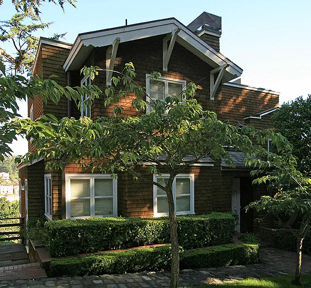 10 Edgehill Way — Photo 1
