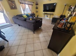 10942 Four Palms Ln, Sylmar, CA 91342