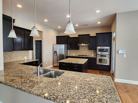 5th image of 317 Montibello Dr
