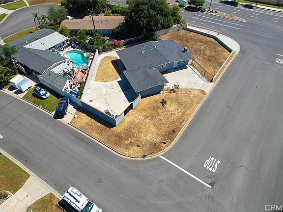 3rd image of 11192 Biscayne Ct