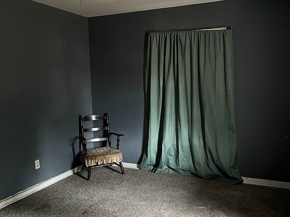 2nd image of 610 Travis Ave