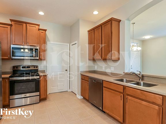 5th image of 7948 Foxgrove Dr