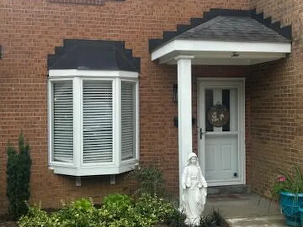 1616 Gardiner Ln #2, Louisville, KY 40205