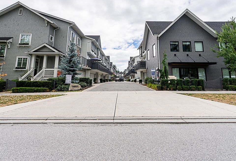 1st image of 15850 85th Ave #26