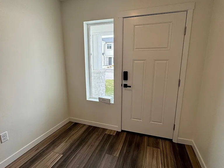 845 Golden Bear Ln — Photo 12