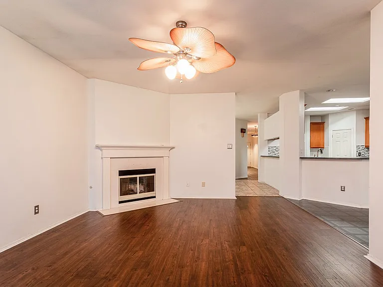 1235 Blackthorn Dr — Photo 8