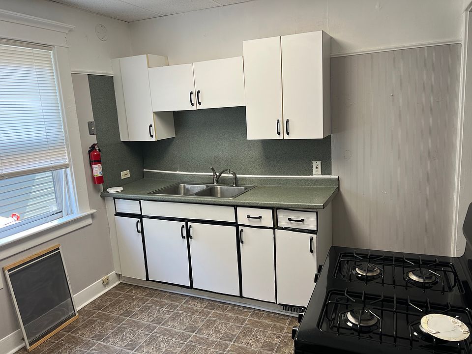 1st image of 15 Lakewood Ave