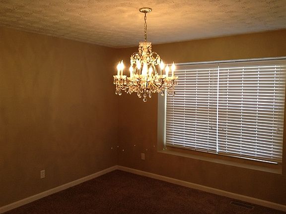 3rd image of 931 Greengate Dr