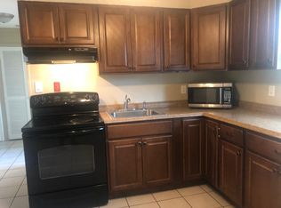 38 Bobolink Ln, Levittown, NY 11756